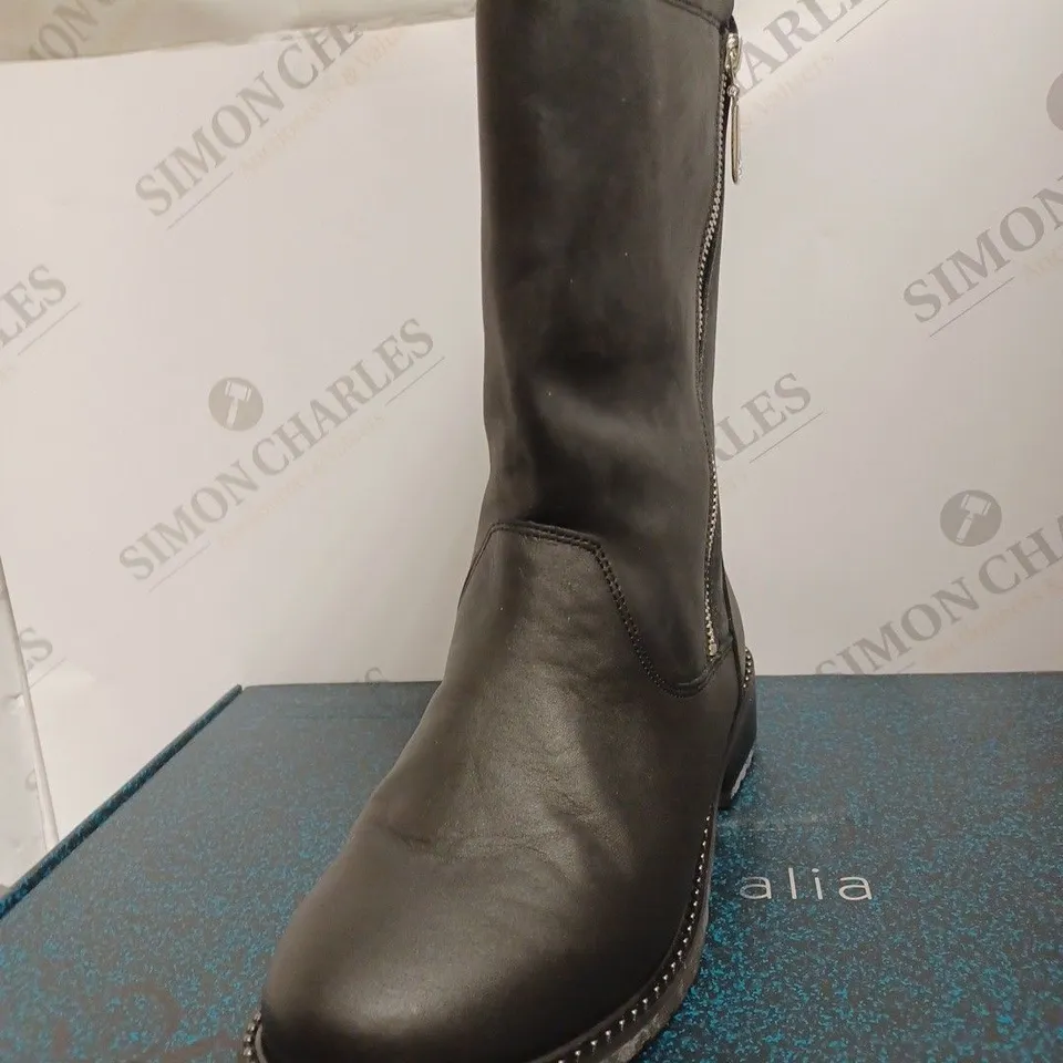 BOXED EMU EXPLORER YANCOAL BOOTS, BLACK - SIZE 5