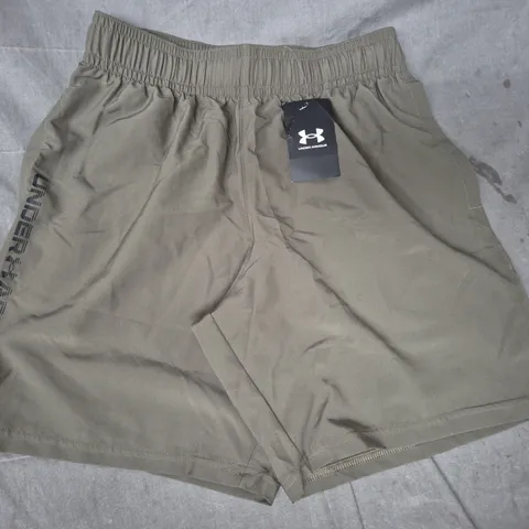 UNDER ARMOUR MENS WOVEN SHORTS – KHAKI, LOOSE FIT, SIZE S (S/P/CH)
