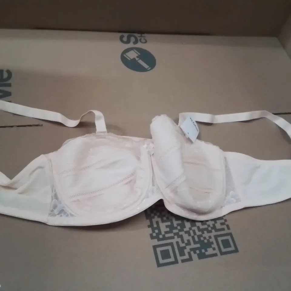 BOXED BRAND NEW APPROXIMATELY 8 SIMPLY BE SCULPT BRA SIZE 42F BLUSH
