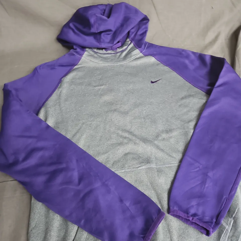 Nike Hoodie – SIZE L