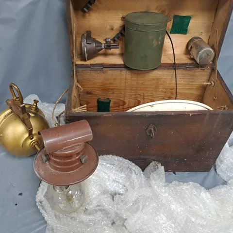 WALL MOUNTABLE VINTAGE TILLEY LAMP WITH CASE 