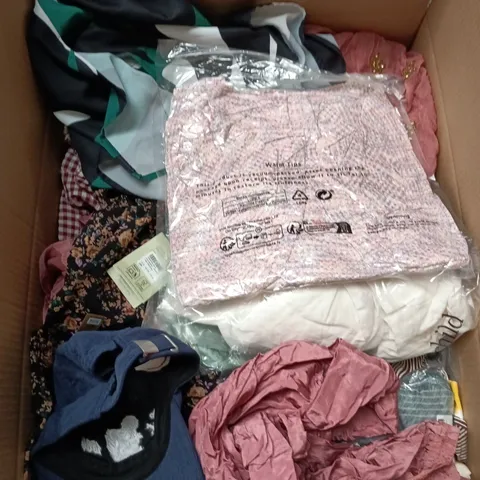 BOX OF APPROXIMATELY 25 ASSORTED CLOTHING ITEMS IN VARIOUS STYLES , COLOURS AND SIZES