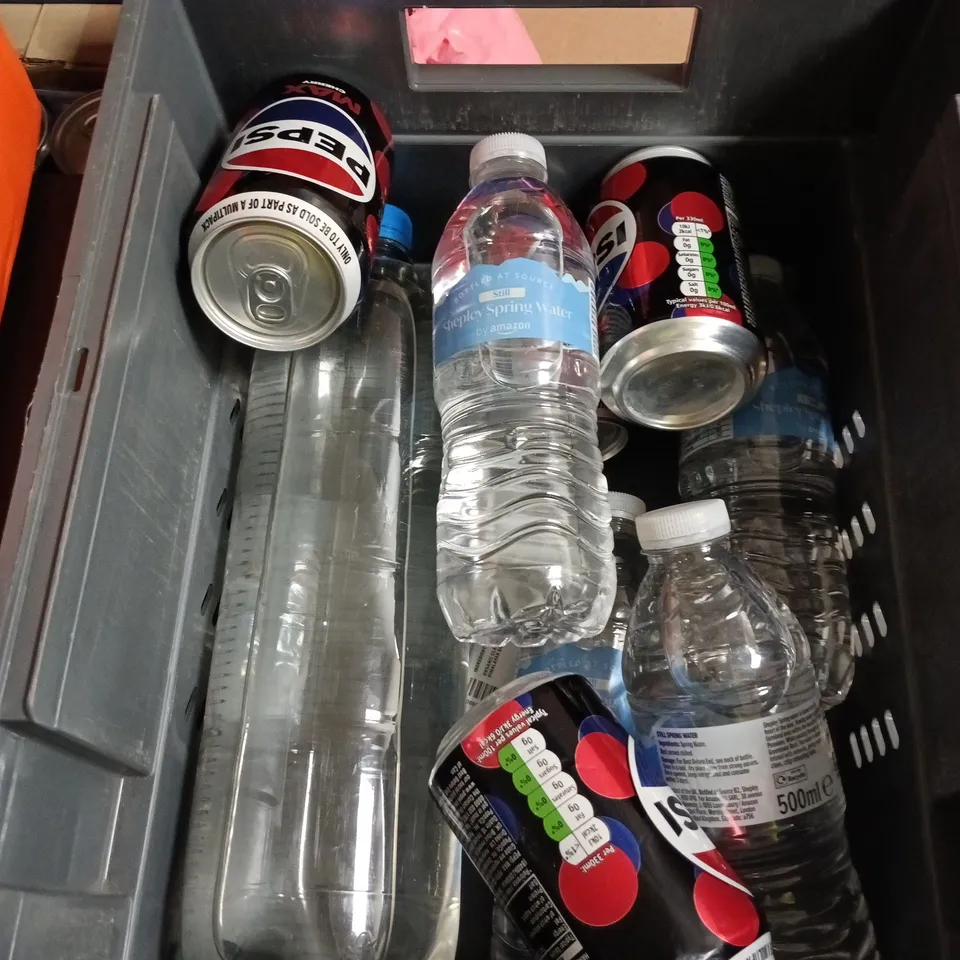 APPROXIMATELY 15 ASSORTED DRINKS ITEMS TO INCLUDE - PEPSI MAX CANS, ROBINSON'S APPLE & BLACKCURRANT CORDIAL AND STARBUCKS COFFEE ENHANCER