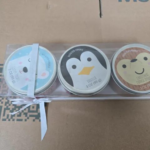SCENTED CANDLE TRIO SET – 3 X 3OZ TINS (VANILLA, CHRISTMAS COOKIE DOUGH, PENGUIN LID DESIGN)