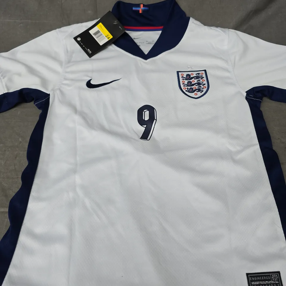 KIDS ENGLAND FC KIT - SIZE 24