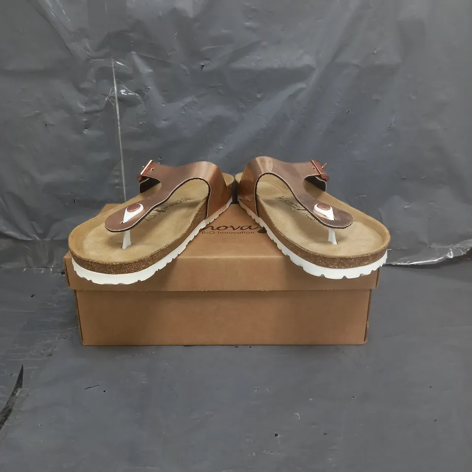 BONOVA THONG SANDALS ROSE GOLD SIZE 7
