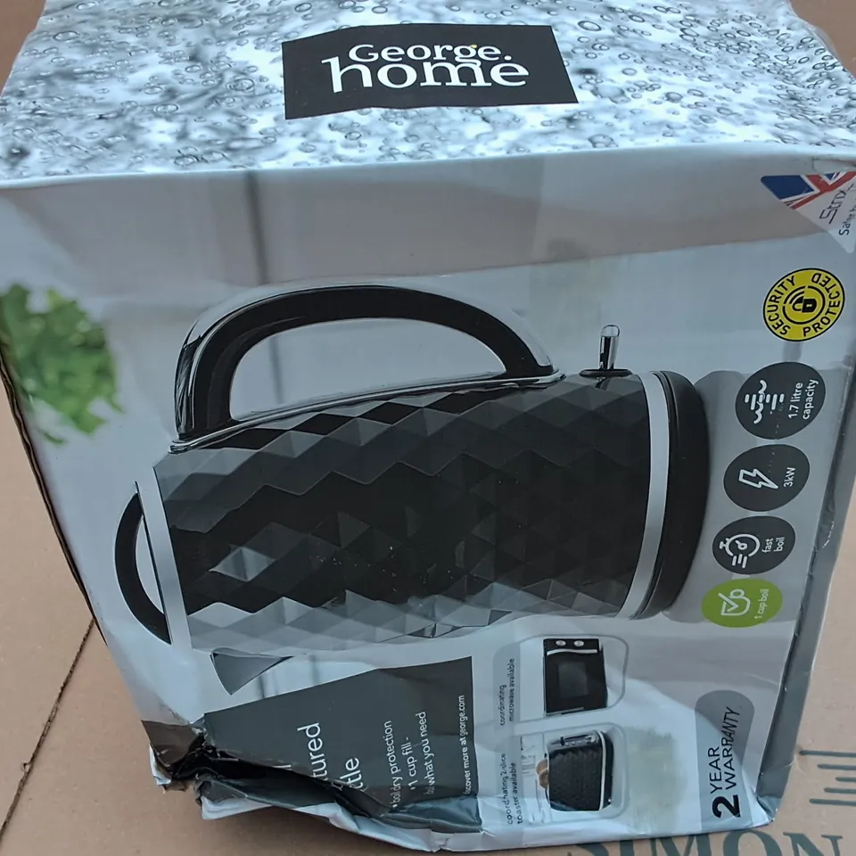 BOXED FAST BOIL BLACK TEXTURED KETTLE