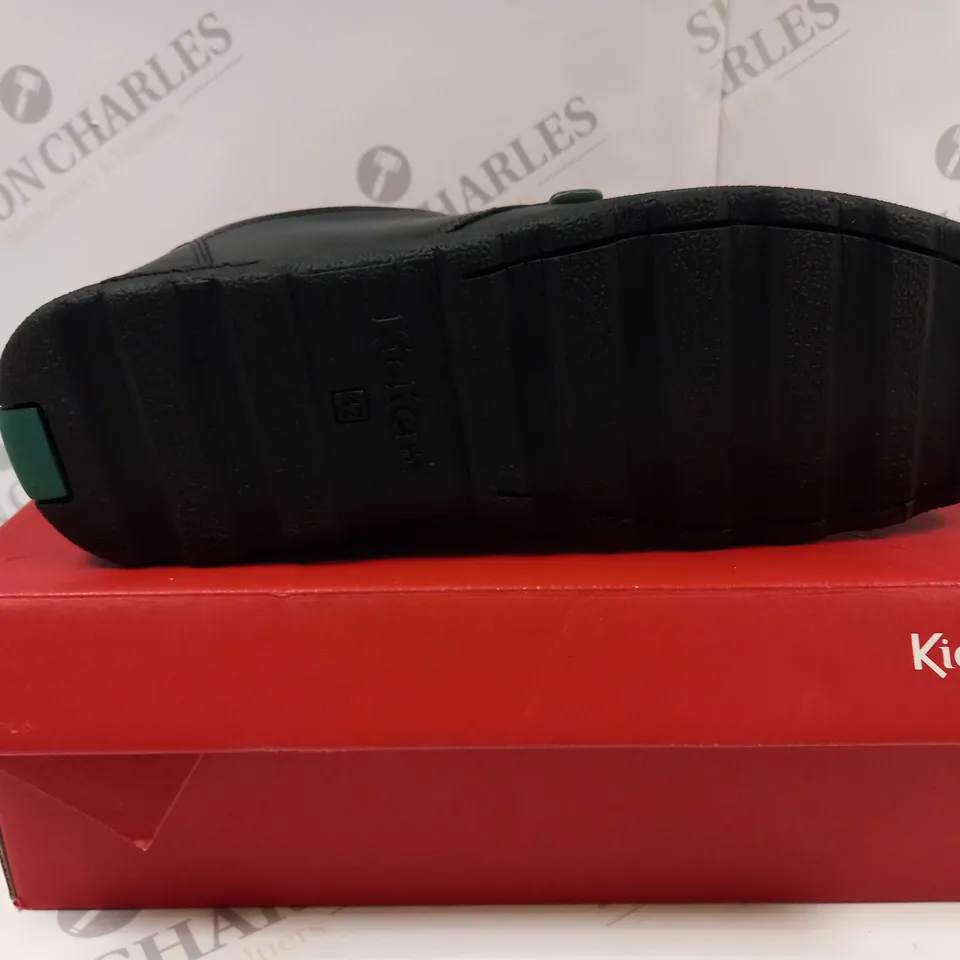 BOXED PAIR OF KICKERS FRAGMA BOYS LACE UP SHOES IN BLACK UK SIZE 8 