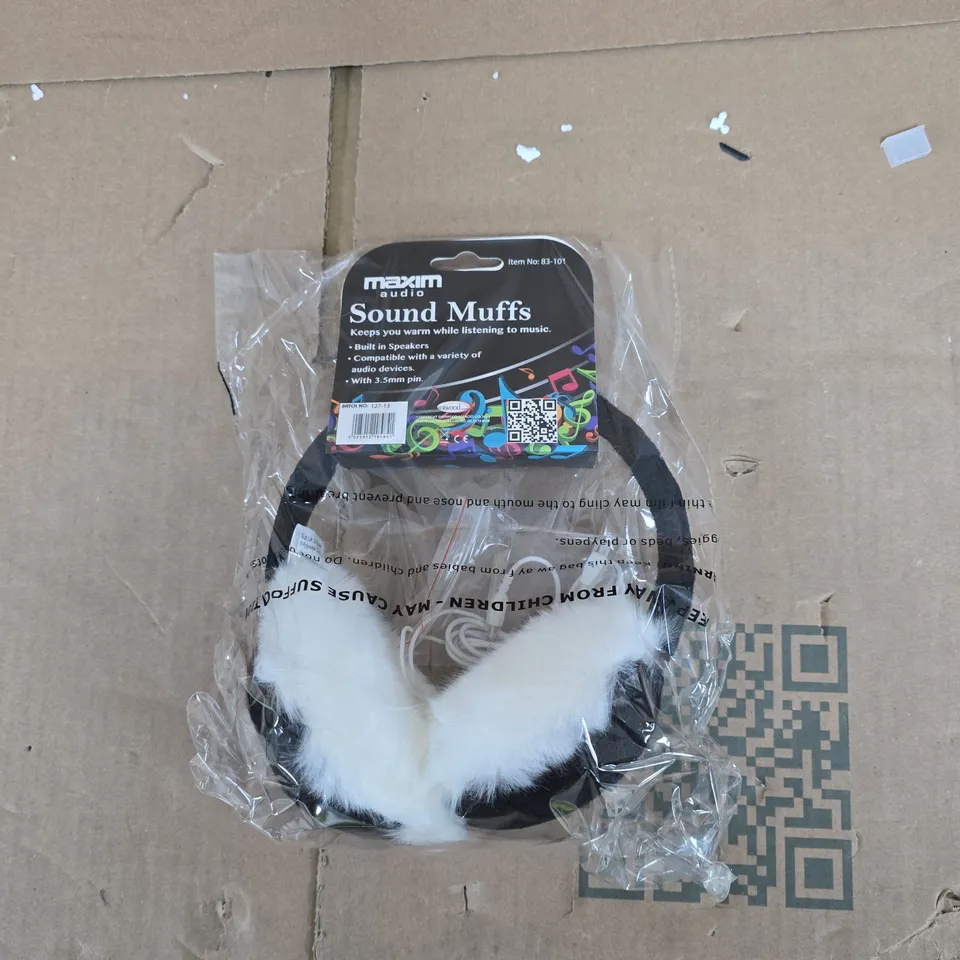 MAXIM AUDIO SOUND MUFFS WITH BUILT-IN SPEAKERS – BLACK & WHITE FUR 3.5MM JACK 