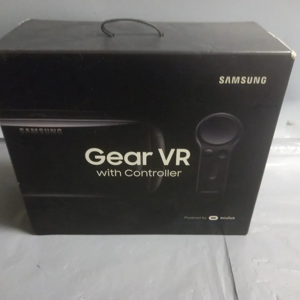 SAMSUNG GEAR VR WITH CONTROLLER