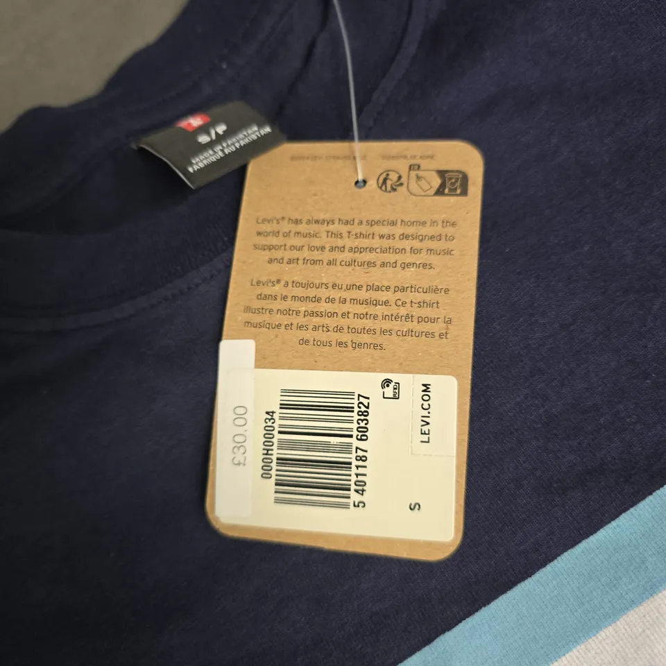 LEVI'S OASIS NAVY T-SHIRT – SIZE S (UK MEN'S)