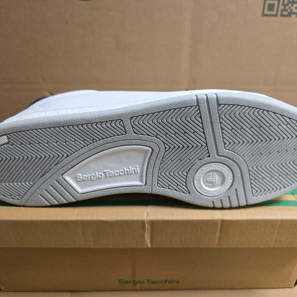 BOXED PAIR OF SERGIO TACCHINI CAPRI TRAINERS IN WHITE/NAVY - SIZE 9