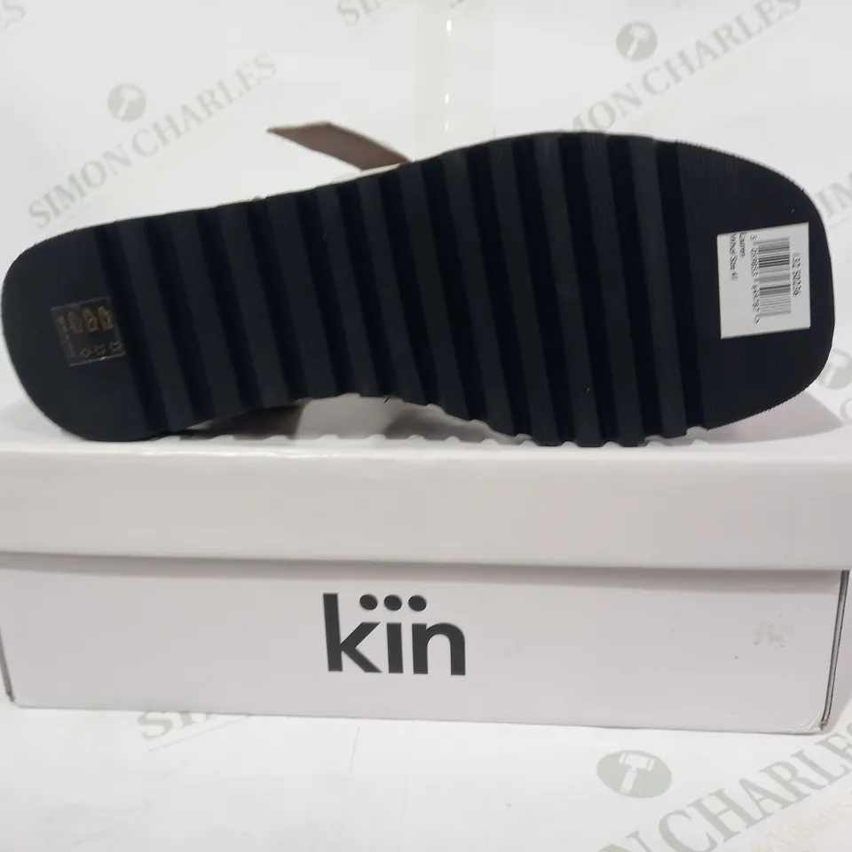 BOXED PAIR OF KIN BY JOHN LEWIS LAUREN OPEN TOE LOW WEDGE SANDALS IN WHITE EU SIZE 41