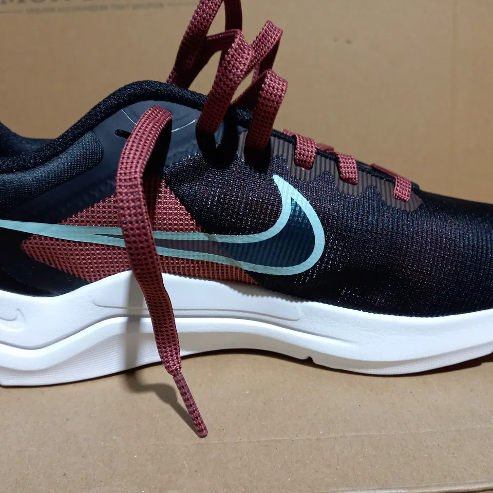 NIKE RUNNING DOWNSHIFTER 12 TRAINERS BLACK - SIZE 4