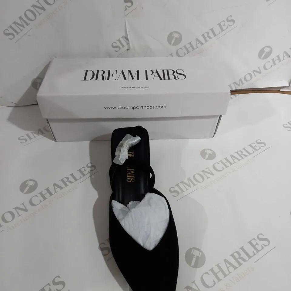 BOXED PAIR OF WOMENS WOMEN BLACK HEEL UK 4.5