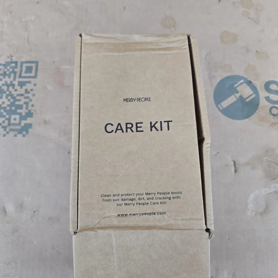 MERRY PEOPLE BOOT CARE KIT – BUFF & SHINE, BOOT TREATMENT REFILL, MICROFIBRE CLOTH & BRUSH