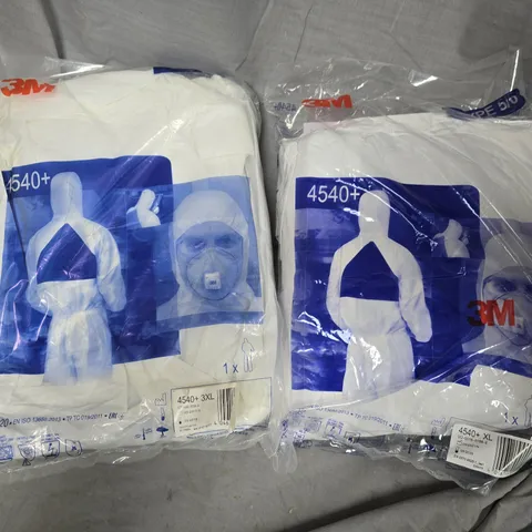 APPROXIMATELY 12 ASSORTED 3M COVERALLS IN WHITE IN VARIOUS SIZES