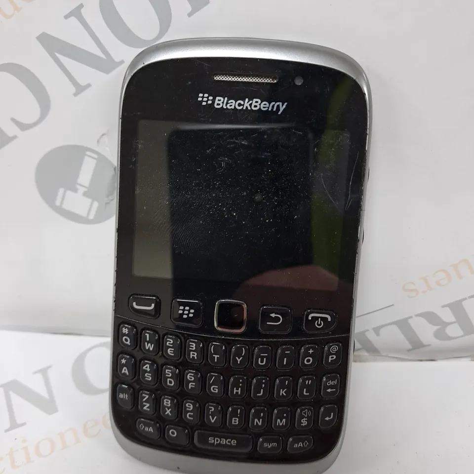 BLACKBERRY 9320