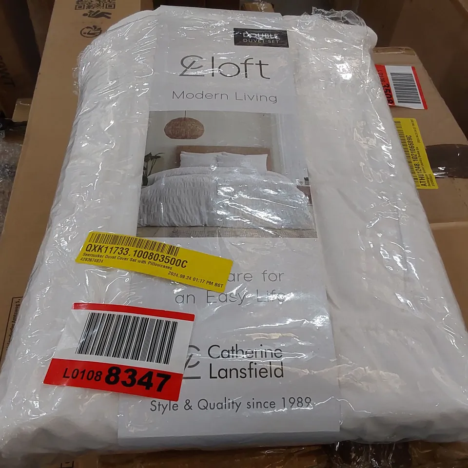 BAGGED SEERSUCKER DOUBLE DUVET COVER SET WITH PILLOWCASES (1 ITEM)