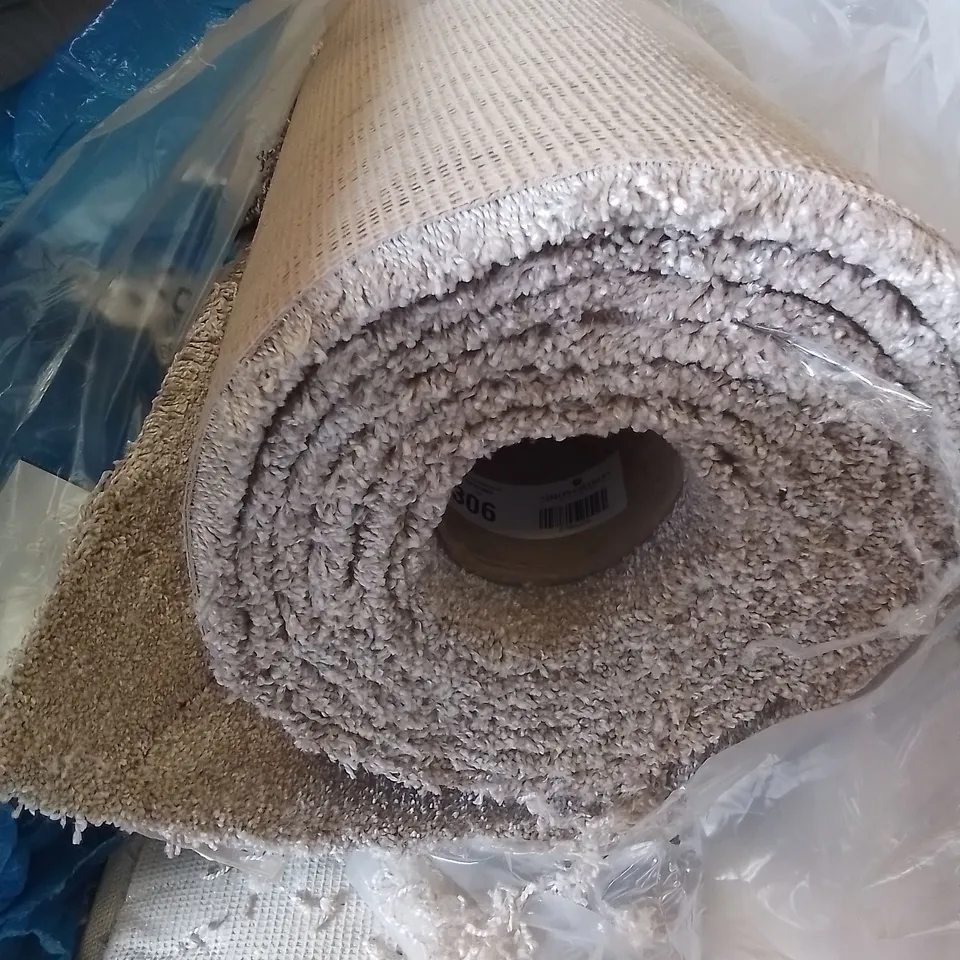 ROLL OF QUALITY KENSINGTON HEATHERS ACTION-B CARPET - APPROXIMATELY 4.4 X 4M