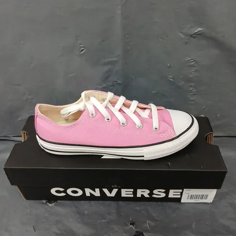 BOXED PAIR OF CONVERSE ALLSTAR TRAINERS IN PINK - 2