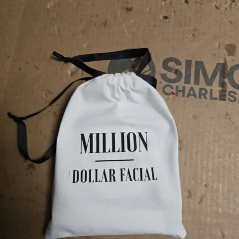 MILLION DOLLAR FACIAL LIP BALM STRAWBERRY + BRANDED APPLIER 