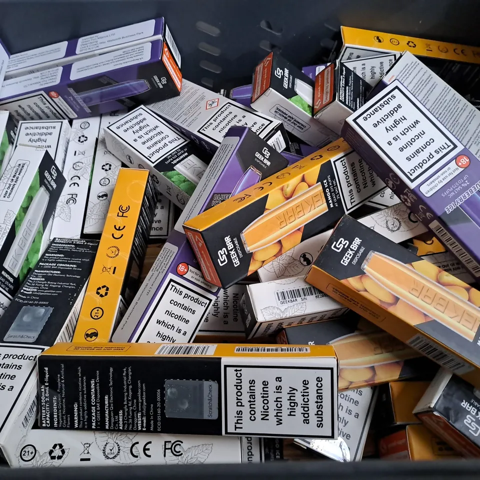 BOX OF APPROXIMATELY 25 GEEK BAR VAPES TO INCLUDE - MENTHOL, MANGO ICE , BLUEBERRY 