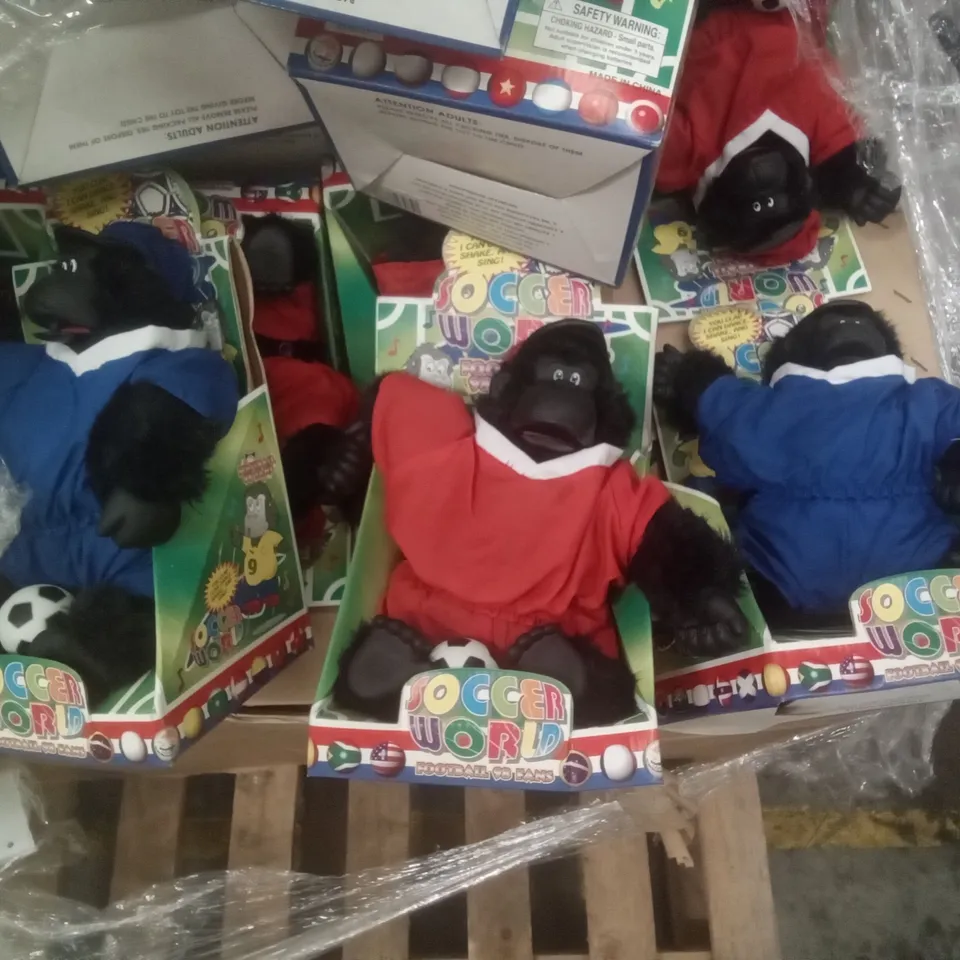 PALLET OF APPROXIMATELY 160 SOCCER WORLD FOOTBALL TOY 98 FANS