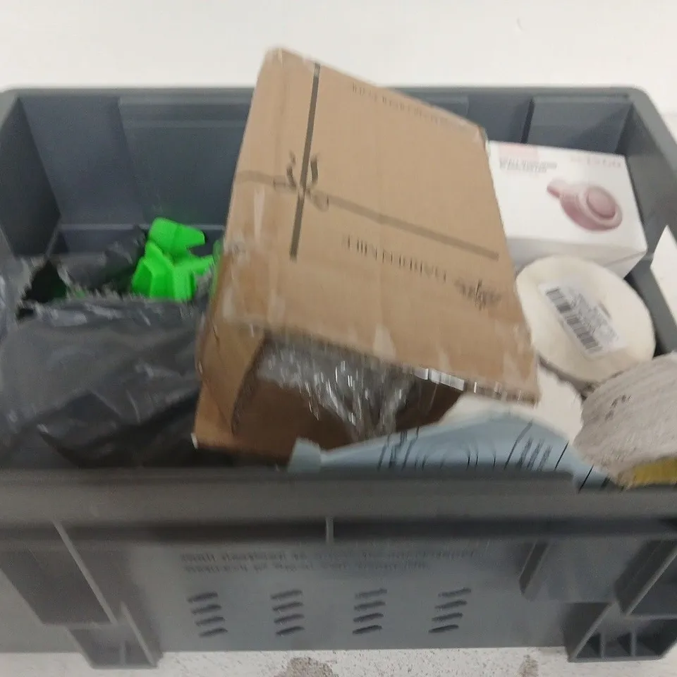 APPROXIMATELY 15 ASSORTED HOUSEHOLD PRODUCTS