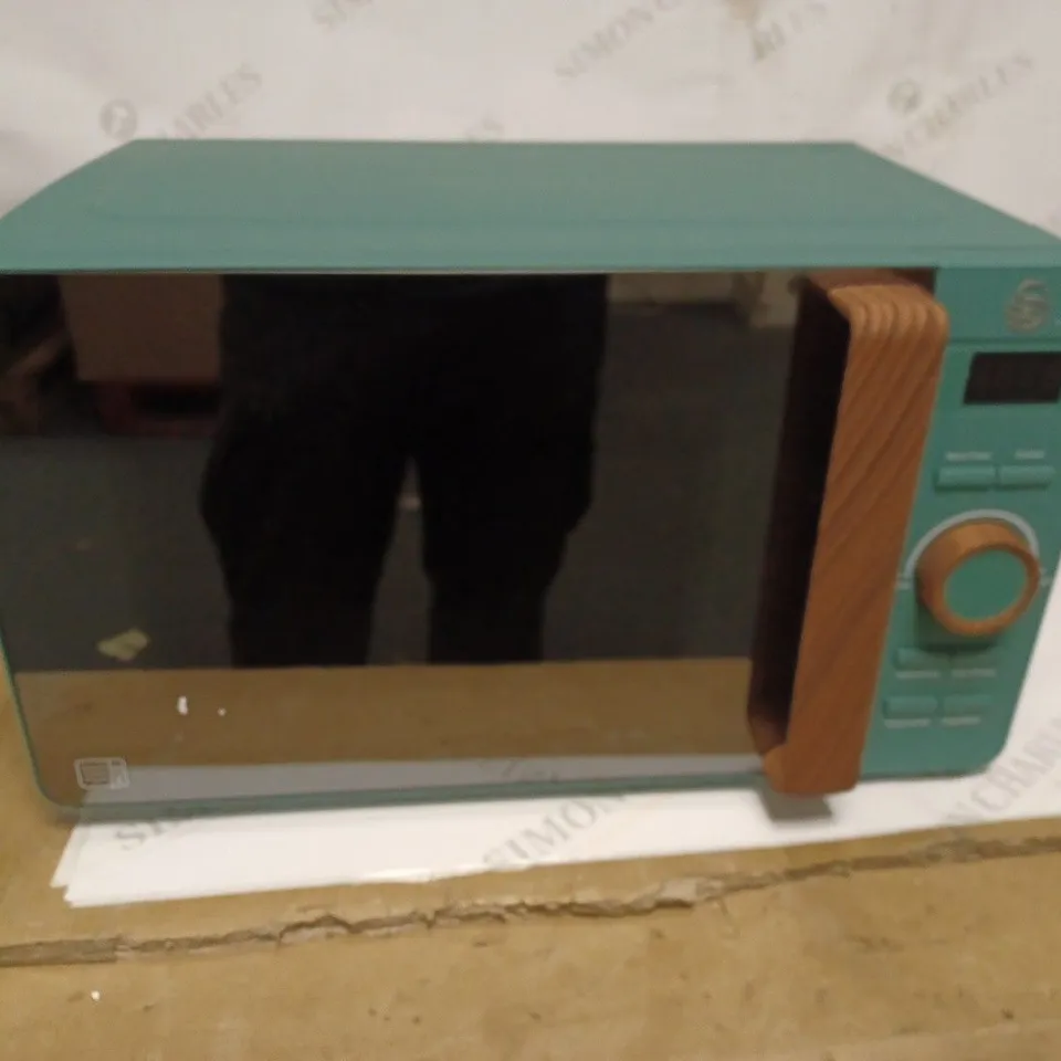 SWAN NORDIC DIGITAL MICROWAVE - PINE GREEN