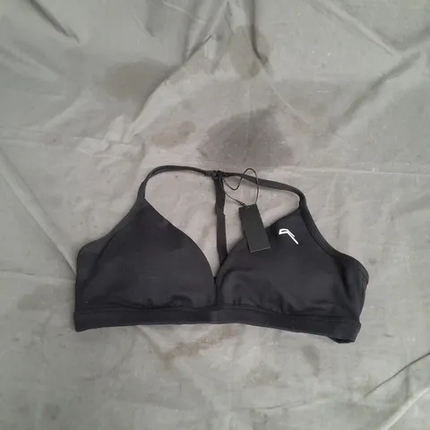 ONER ACTIVE EVERYDAY ULTRA MINIMAL V NECK BRALETTE IN BLACK SIZE M