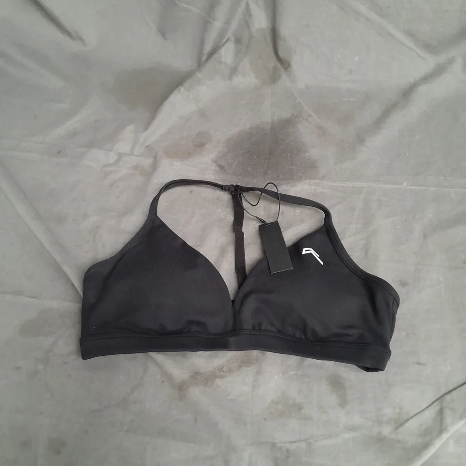 ONER ACTIVE EVERYDAY ULTRA MINIMAL V NECK BRALETTE IN BLACK SIZE M