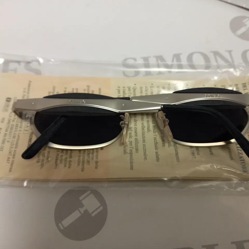 APPROXIMATELY 9 DIERRE STING SUNGLASSES - BOXED
