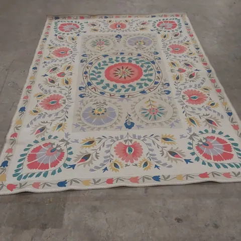 QUALITY DESIGNER AREA RUG - APPROXIMATELY 225 x 160cm