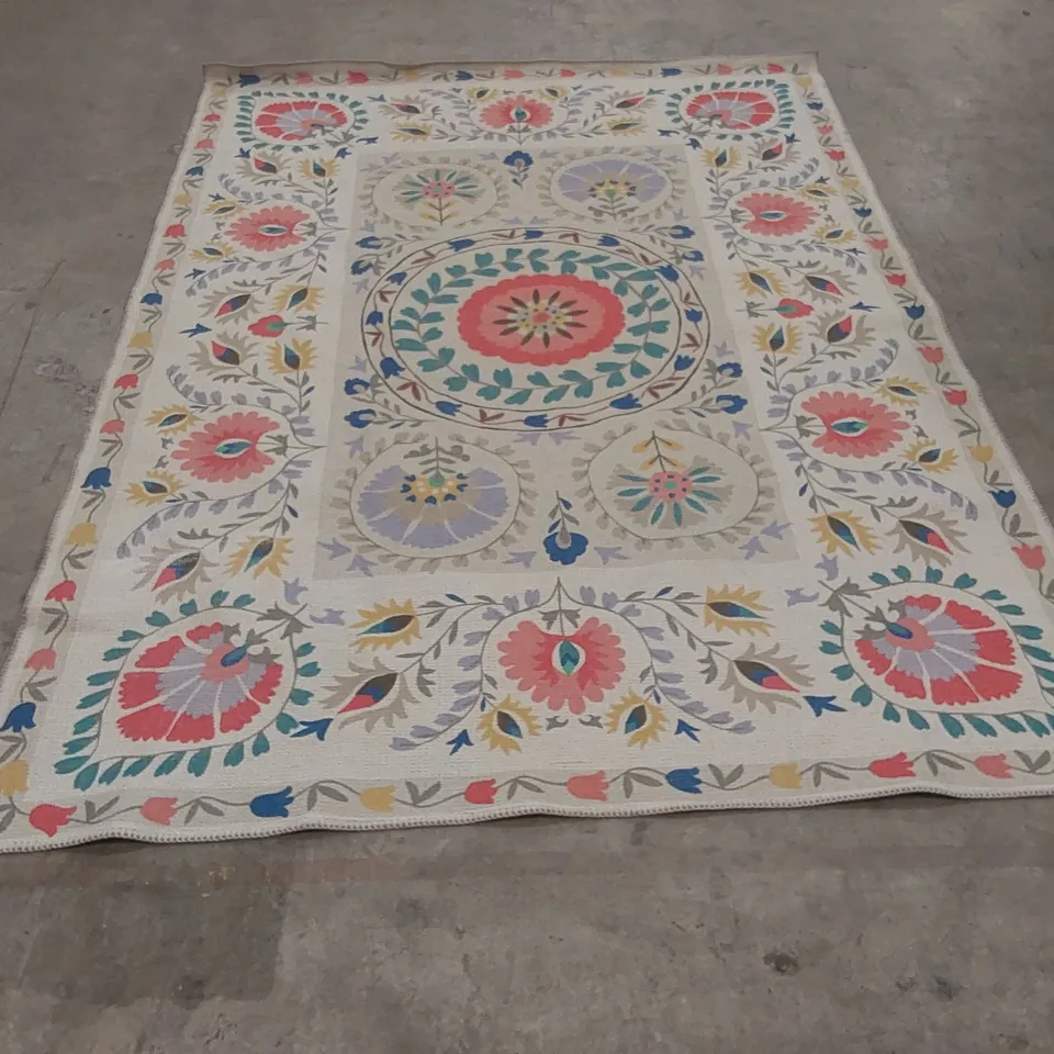 QUALITY DESIGNER AREA RUG - APPROXIMATELY 225 x 160cm