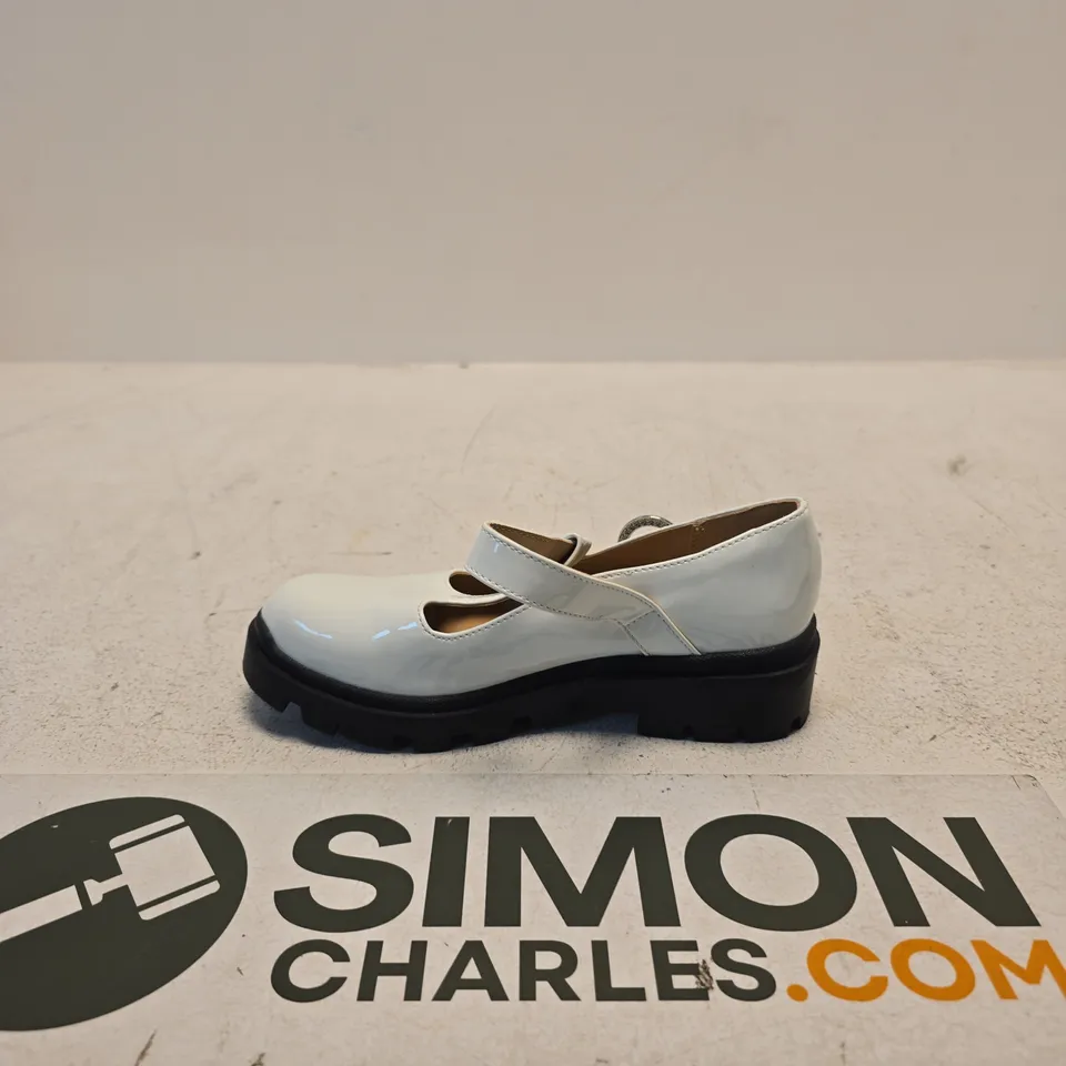 STEVE MADDEN WHITE PATENT MARY JANE SHOES – UK 1