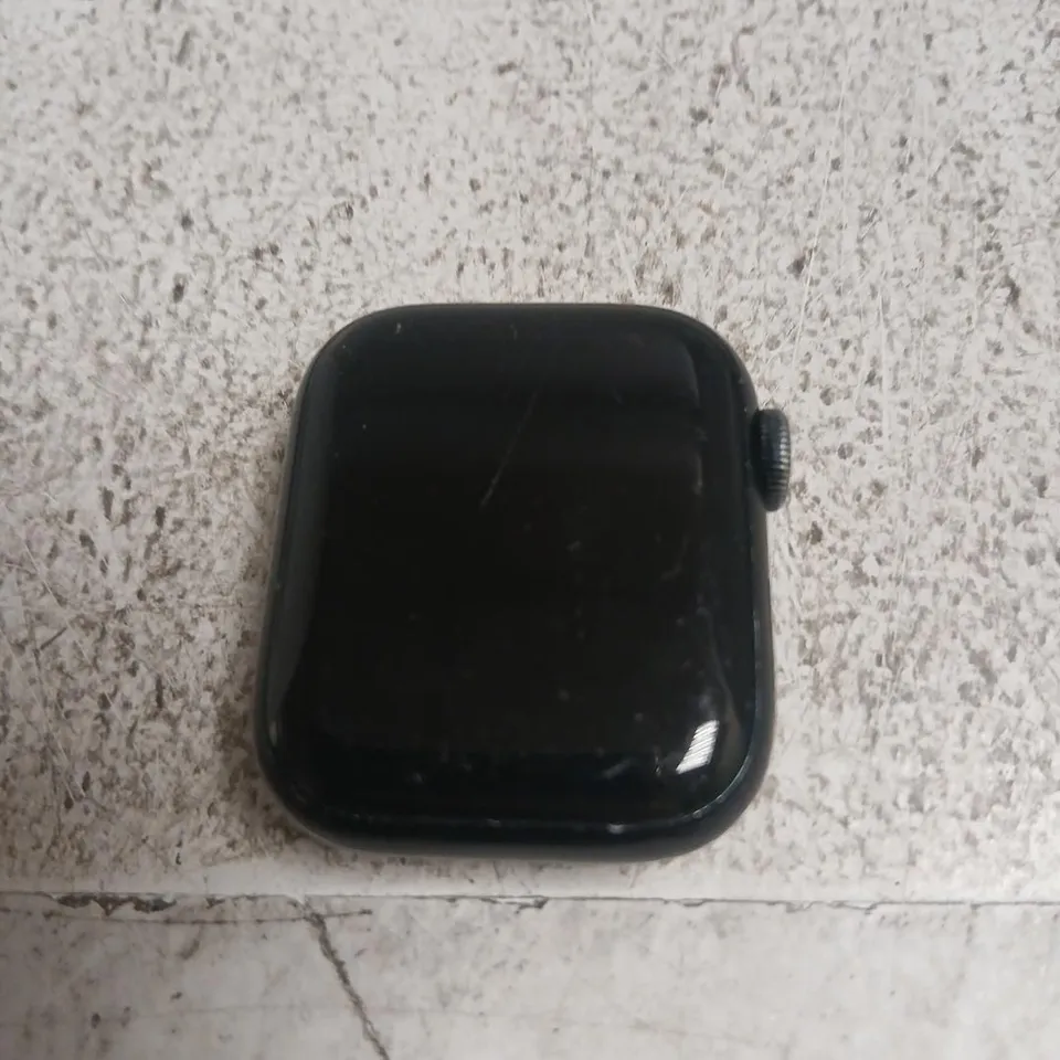 APPLE SERIES 8 SMARTWATCH IN BLACK FINISH WITH RECTANGULAR FACE