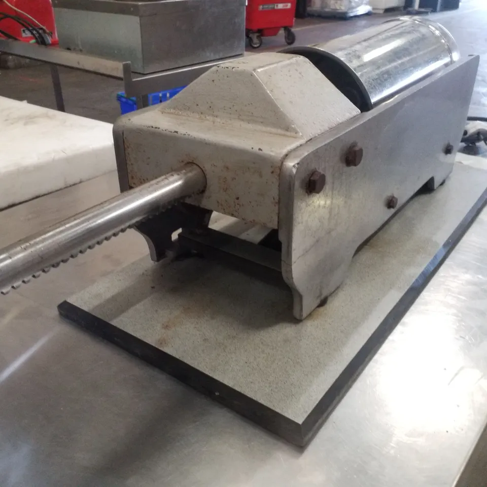 SAUSAGE FILLING MACHINE