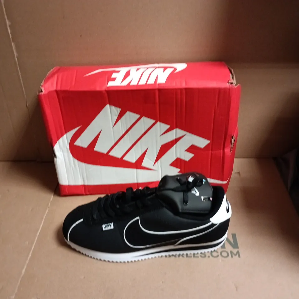 NIKE CORTEZ BLACK TRAINERS - SIZE UK 7.5 