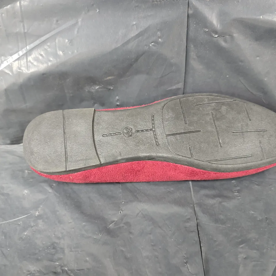 BOXED PAIR OF UNBRANDED LOAFERS SHOES IN WINE RED SIZE EU 39