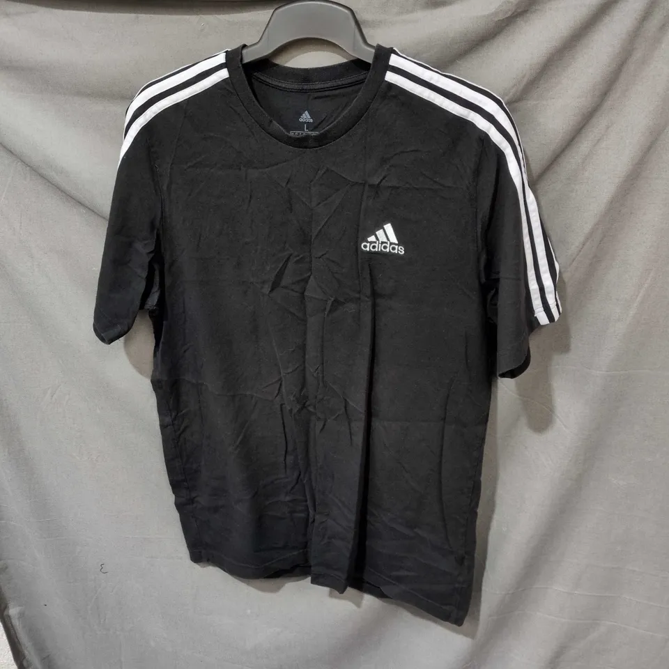 ADIDAS BLACK T-SHIRT WITH WHITE STRIPES – SIZE L
