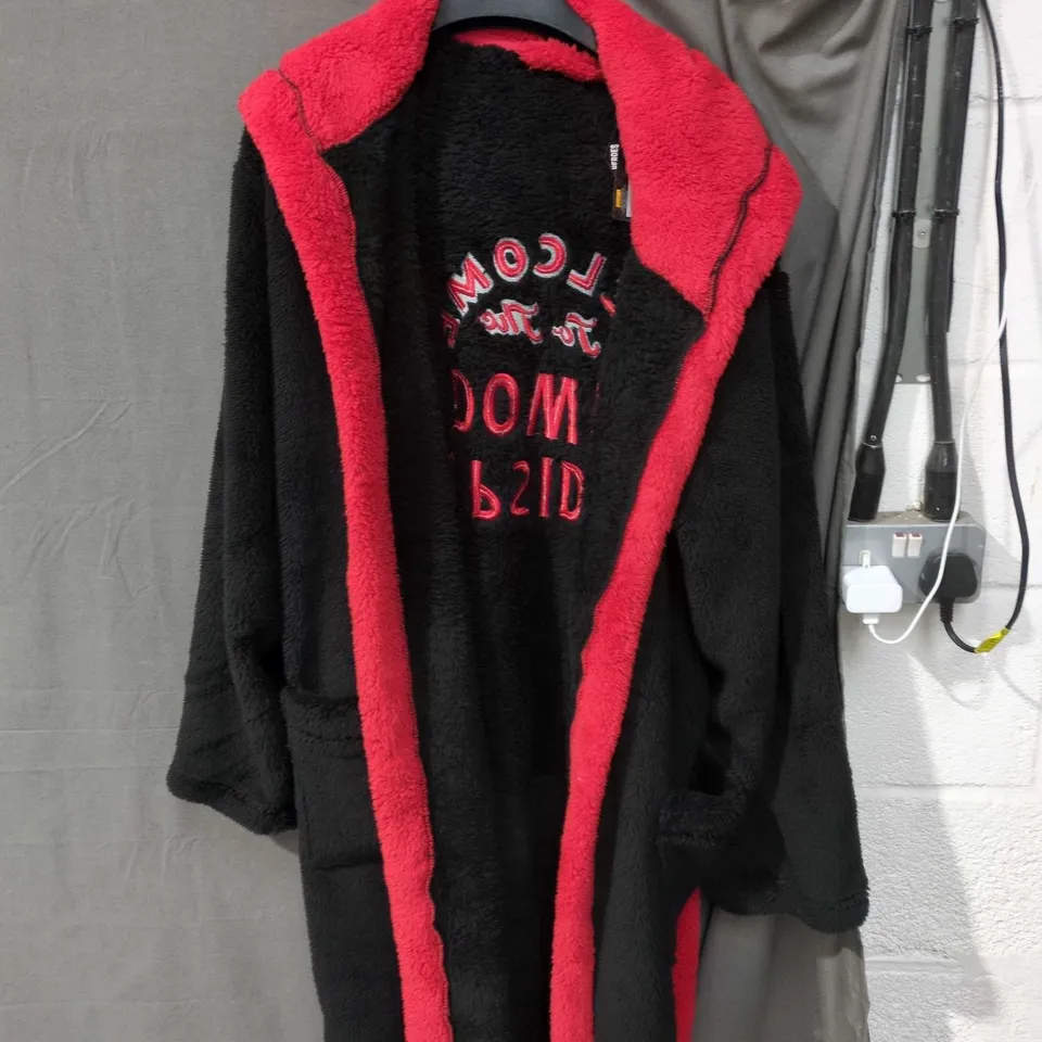 STRANGER THINGS DRESSING GOWN – BLACK FLEECE WITH RED TRIM