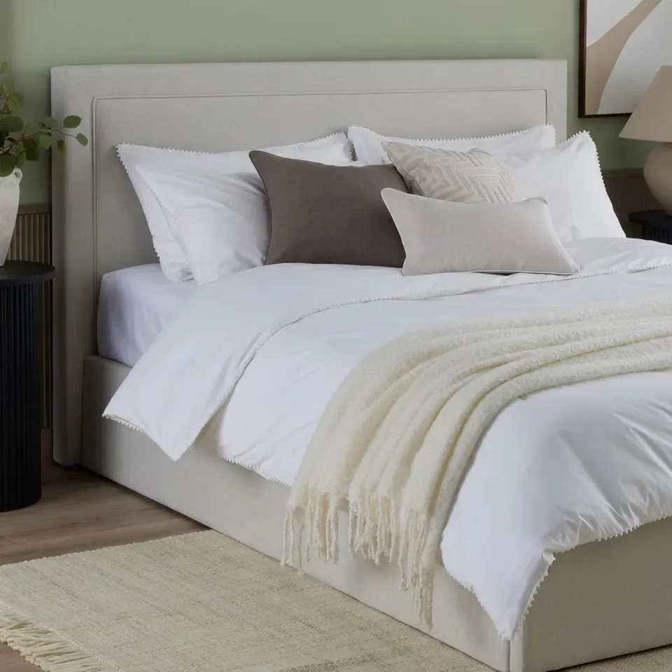 BOXED DUSK WINDSOR OTTOMAN STORAGE BED - NATURAL // SIZE: 5FT KING (2 BOXES)