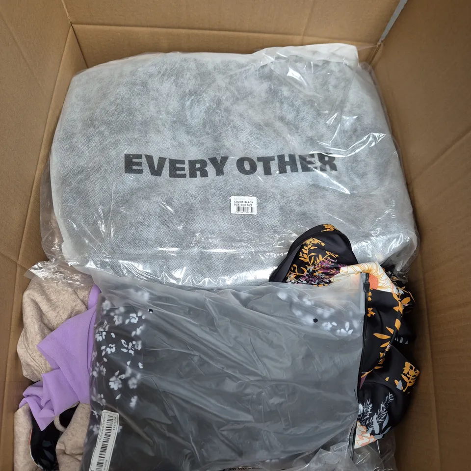 APPROXIMATELY 25 ASSORTED CLOTHING AND FASHION PRODUCTS IN VARIOUS STYLES AND SIZES - COLLECTION ONLY