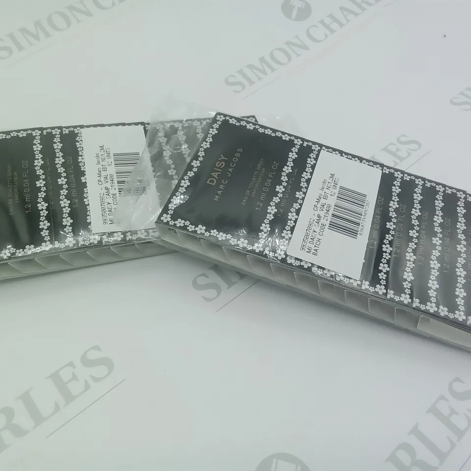 BOX OF APPROX 800 MARC JACOBS DAISY 1.2ML TESTER SPRAYS 