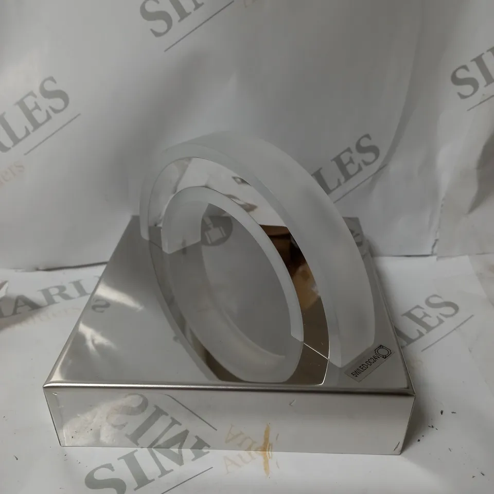 BOXED GLOBO MANGUE 1 LIGHT FLUSH WALL LIGHT METAL CHROME