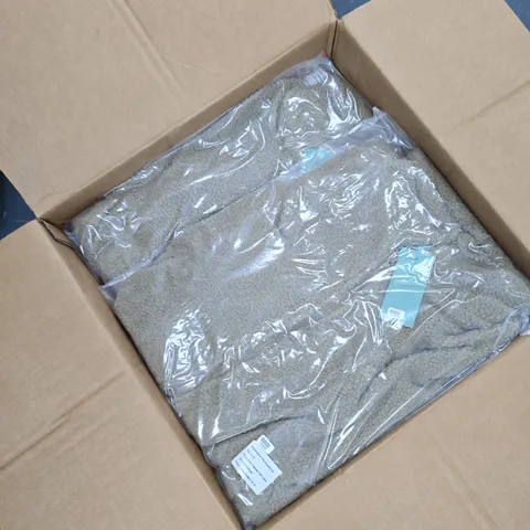 BOX OF APPROXIMATELY 25 ASSORTED CLOTHING TO INCLUDE: LA MAREY GREEN PLUSH JACKET 