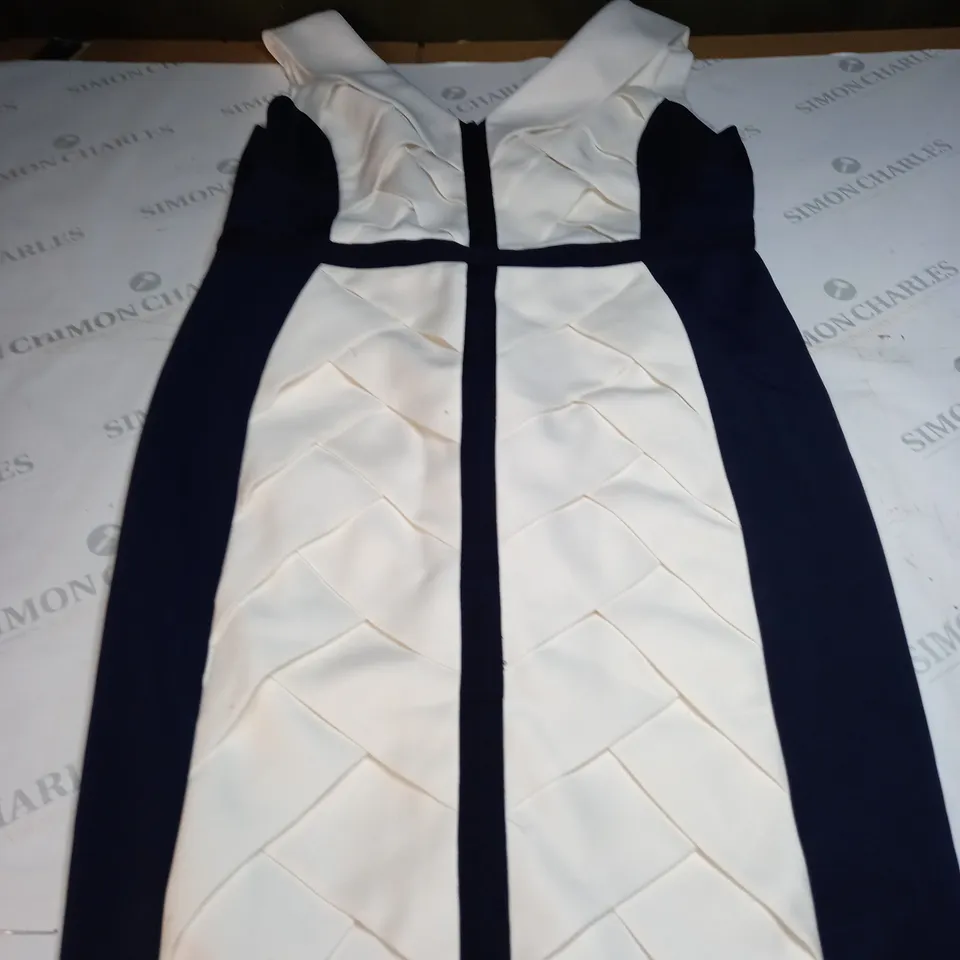 WOMENS OCCASSIONAL DRESS SIZE UNSPECIFIED