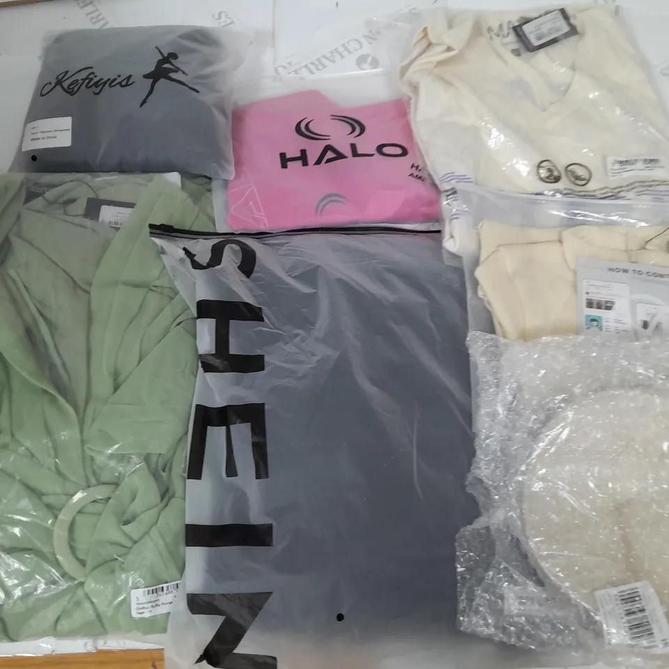 LARGE QUANTITY OF ASSORTED CLOTHING ITEMS TO INCLUDE MONNKL, GYMSHARK AND STRADIVARIUS