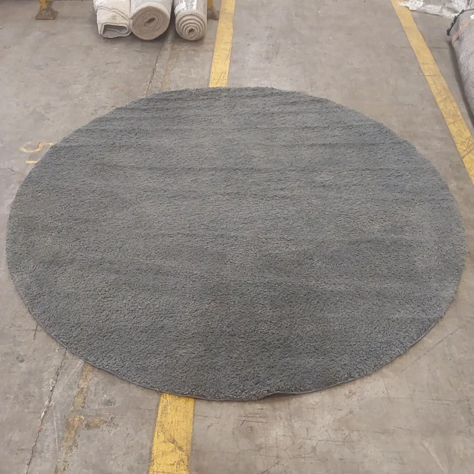 QUALITY DESIGNER AREA RUG - APPROXIMATELY 178cm D